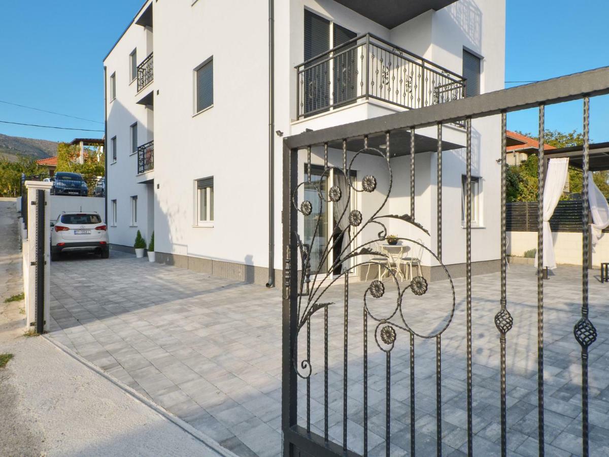 Deluxe Apartman Porto Трогір Екстер'єр фото